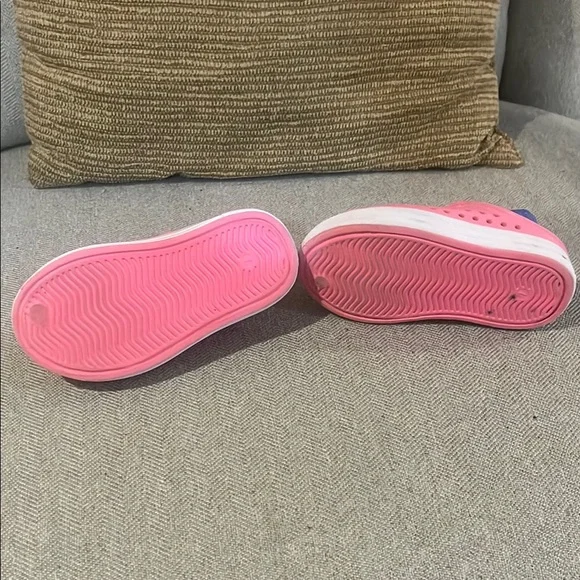 Skechers Pink, blue and White Water Shoes with Ventilation size 7 little girls - Picture 3 of 6